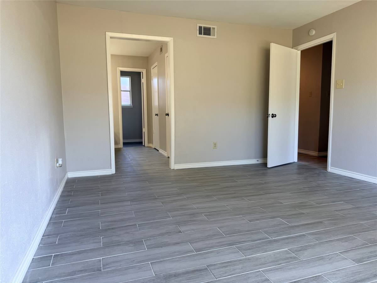 Apartment for rent at 1607 Chestnut Ridge Rd, Kingwood, TX 77339