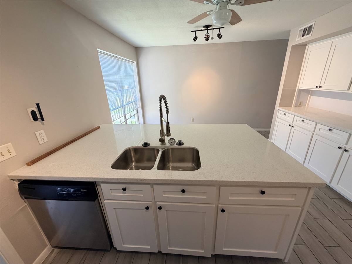 Apartment for rent at 1607 Chestnut Ridge Rd, Kingwood, TX 77339