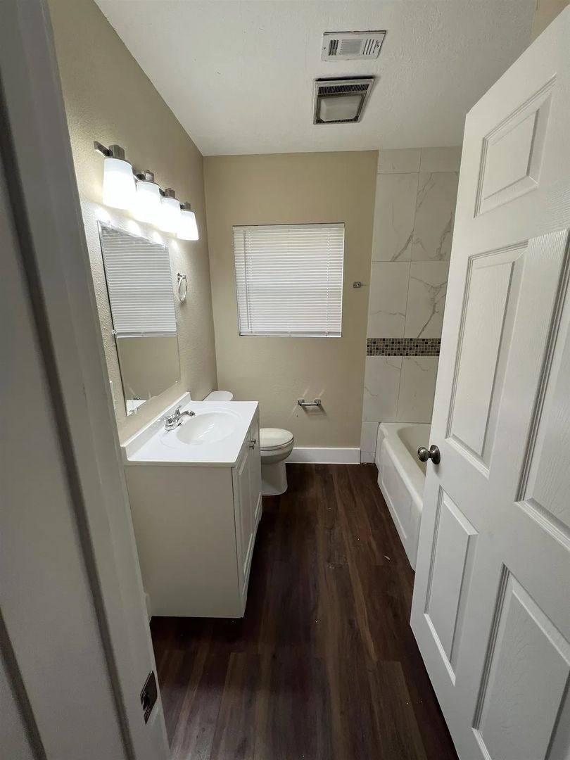 House for rent at 1117 18th St, Orange, TX 77630