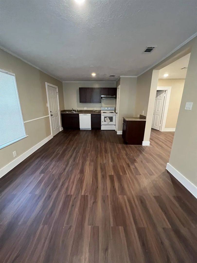 House for rent at 1117 18th St, Orange, TX 77630