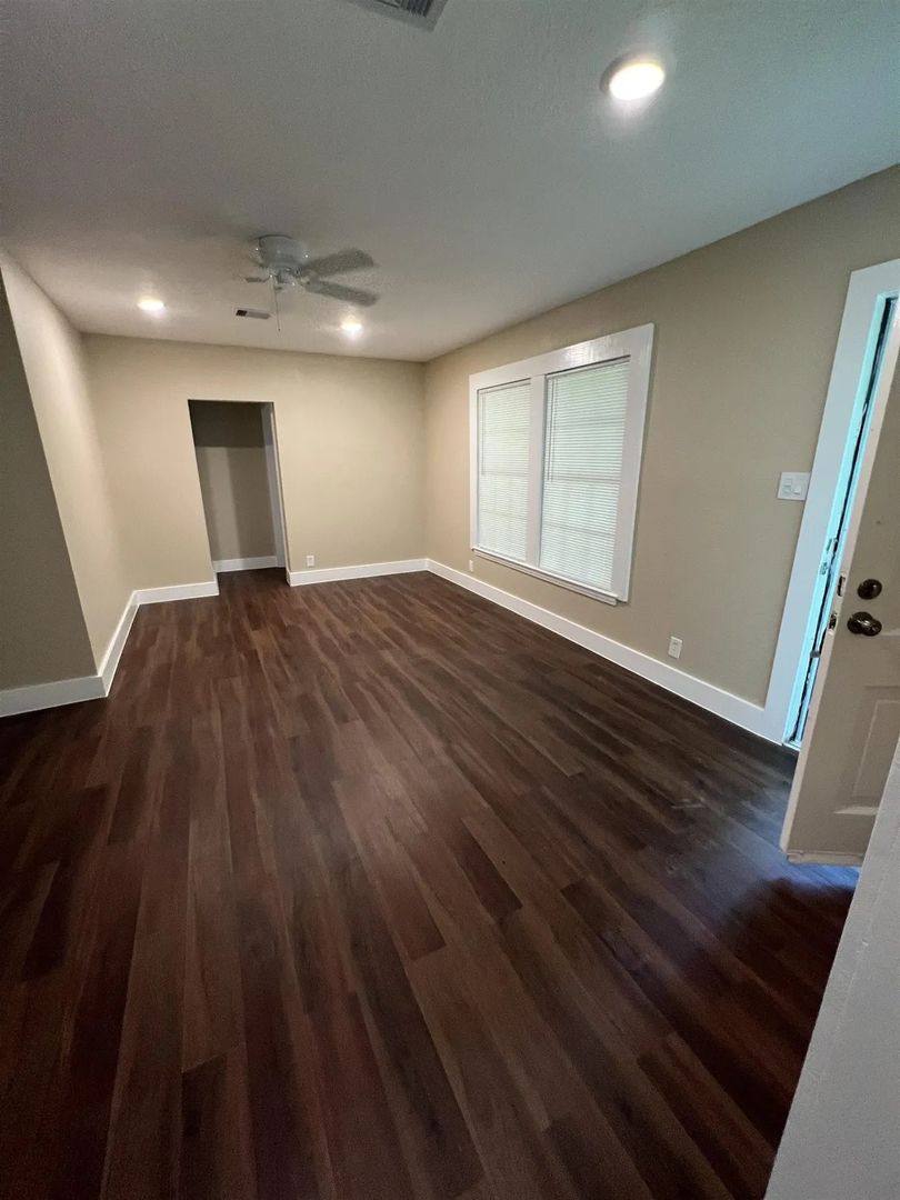 House for rent at 1117 18th St, Orange, TX 77630