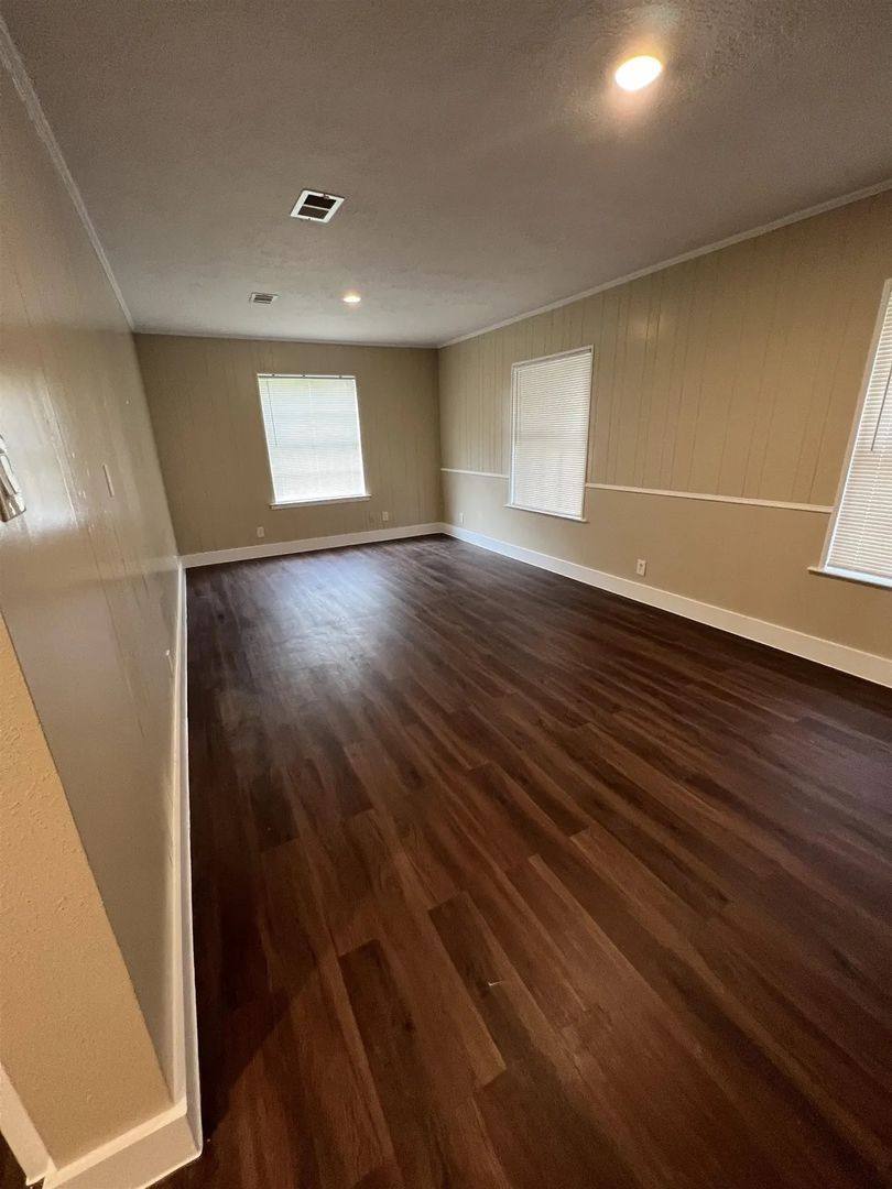 House for rent at 1117 18th St, Orange, TX 77630