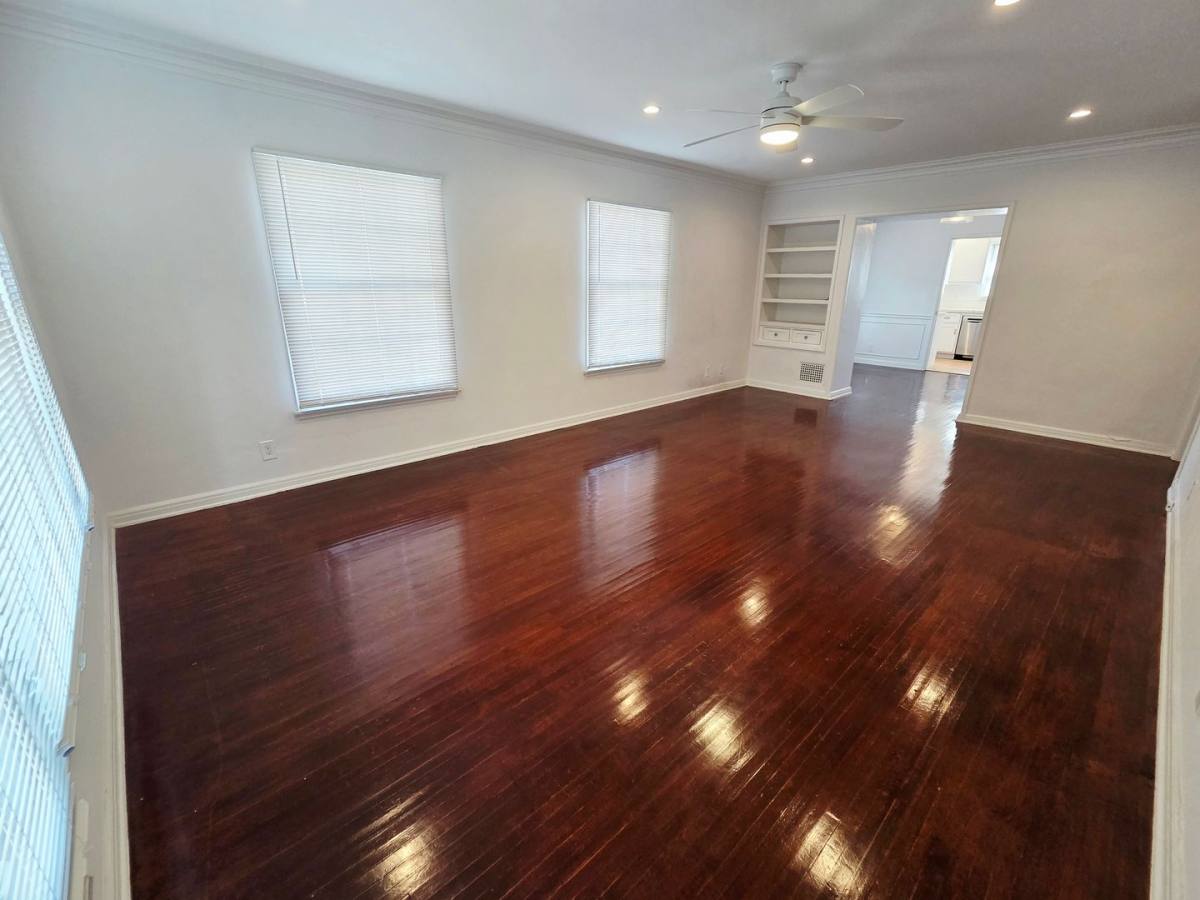 Apartment for rent at 701 S Wilton Place, Los Angeles, CA 90005