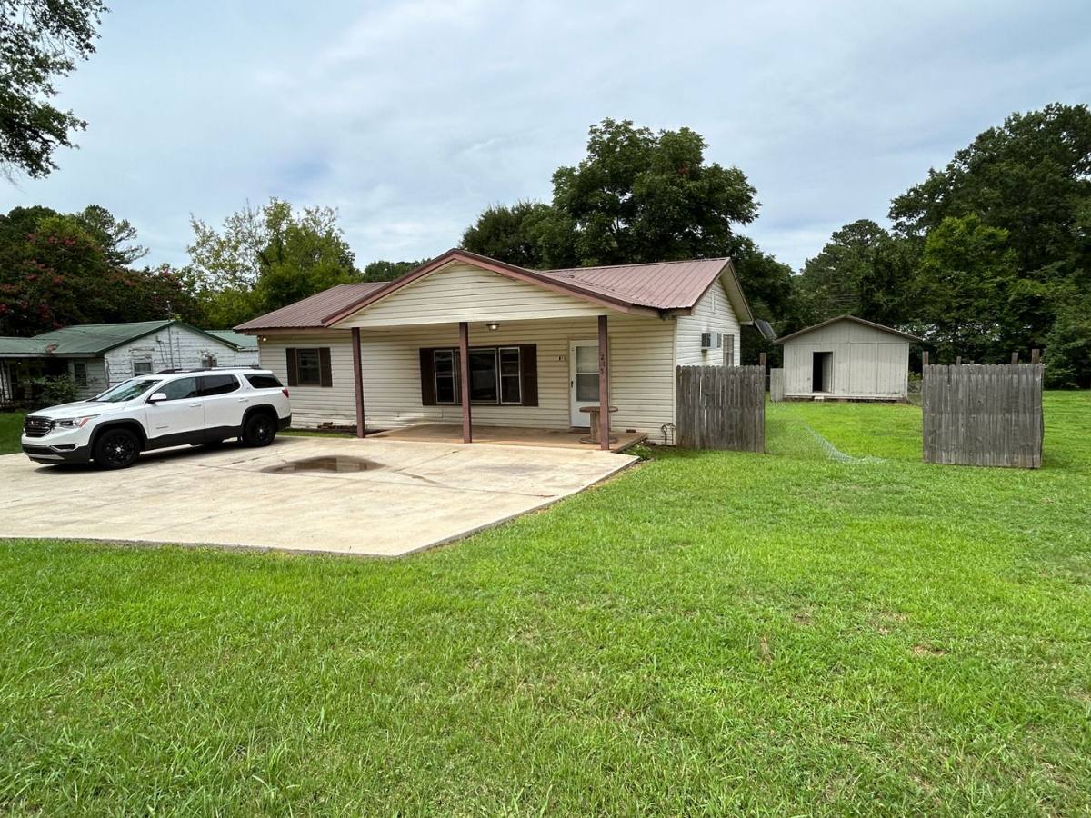 House for rent at 215 Greenleaf St SW, Jacksonville, AL 36265