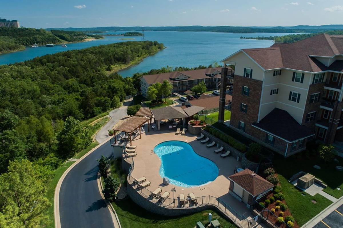 Apartment for rent at 325 Majestic Dr, Branson, MO 65616