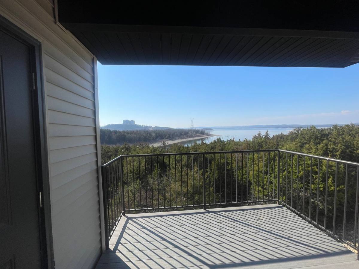 Apartment for rent at 325 Majestic Dr, Branson, MO 65616