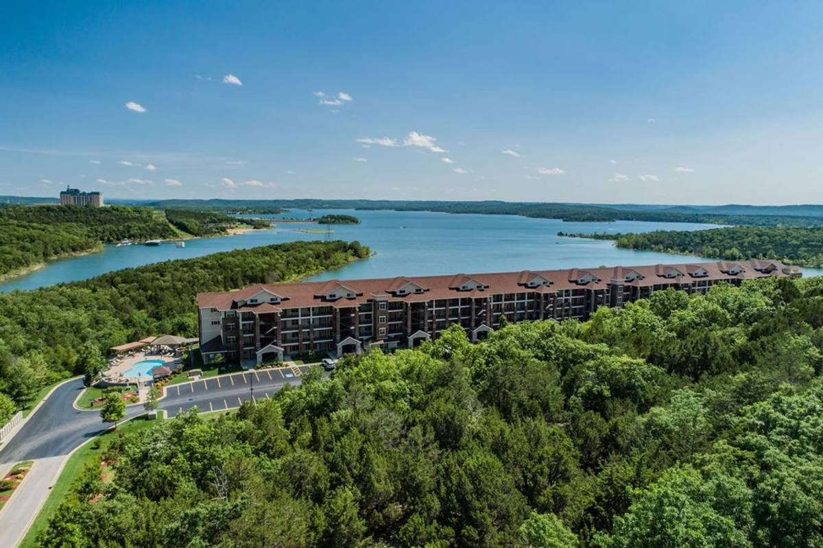 Apartment for rent at 325 Majestic Dr, Branson, MO 65616