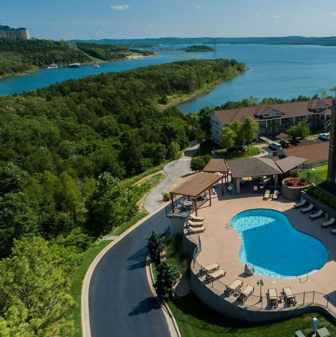 Apartment for rent at 325 Majestic Dr, Branson, MO 65616