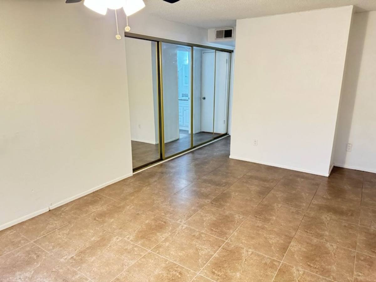 Apartment for rent at 5126 E Monte Vista Rd, Phoenix, AZ 85008
