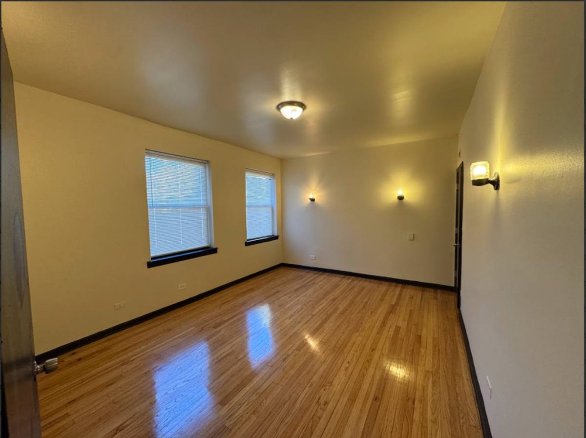 Apartment for rent at 8233 S Ingleside Ave #1W, Chicago, IL 60619