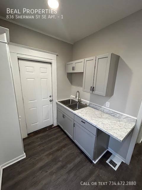 Apartment for rent at 836 Sherman St SE #1, Grand Rapids, MI 49506