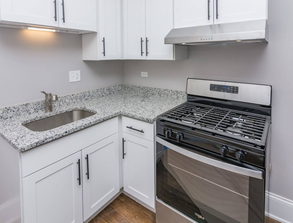 Apartment for rent at 6708 S Constance Ave #2H, Chicago, IL 60649