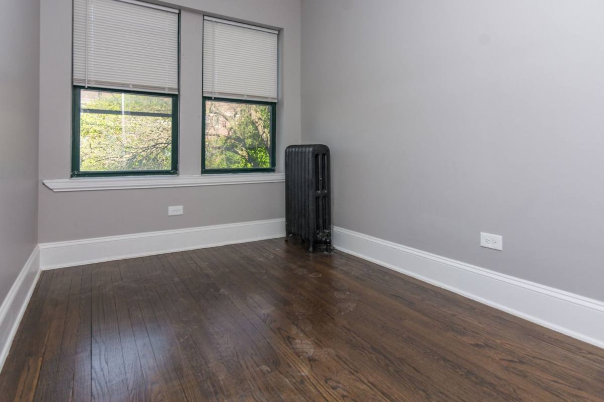 Apartment for rent at 6708 S Constance Ave #2H, Chicago, IL 60649