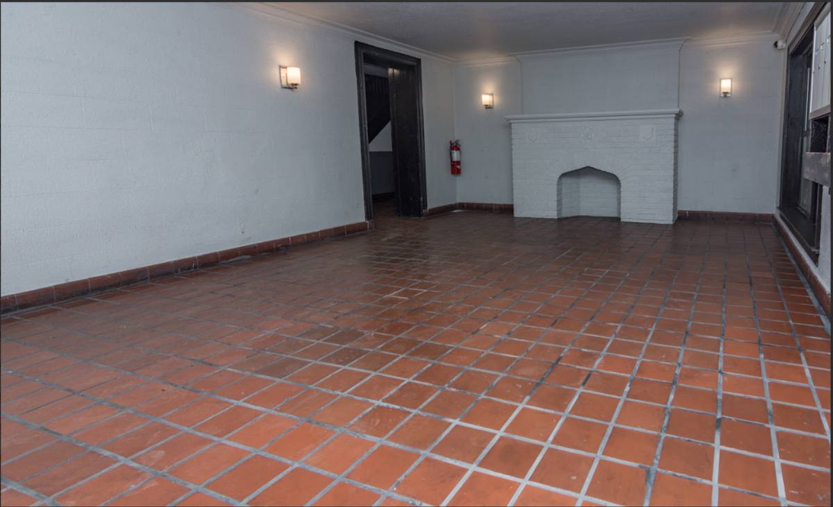 Apartment for rent at 6708 S Constance Ave #2H, Chicago, IL 60649