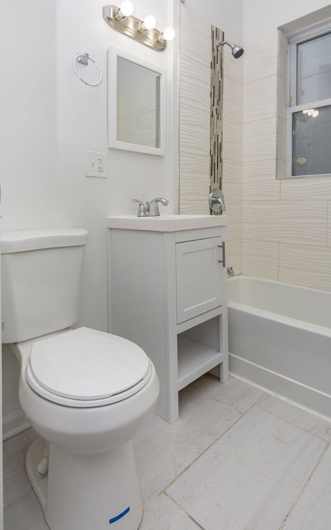 Apartment for rent at 1133 E 79th Place #1S, Chicago, IL 60619