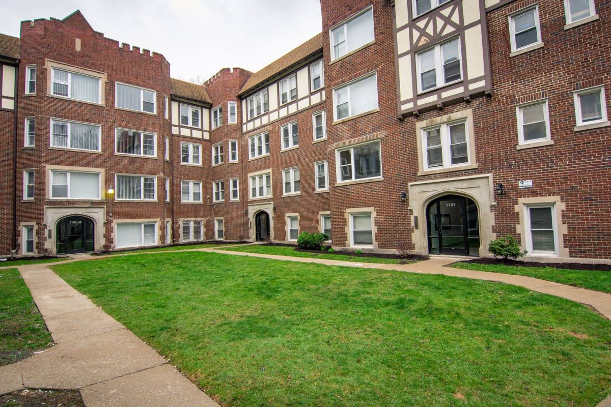 Apartment for rent at 1133 E 79th Place #1S, Chicago, IL 60619