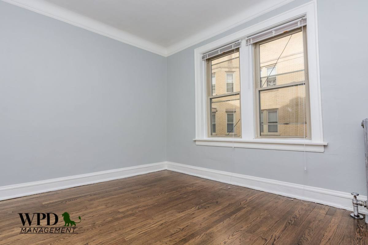 Apartment for rent at 7641 S E End Ave #3E, Chicago, IL 60649