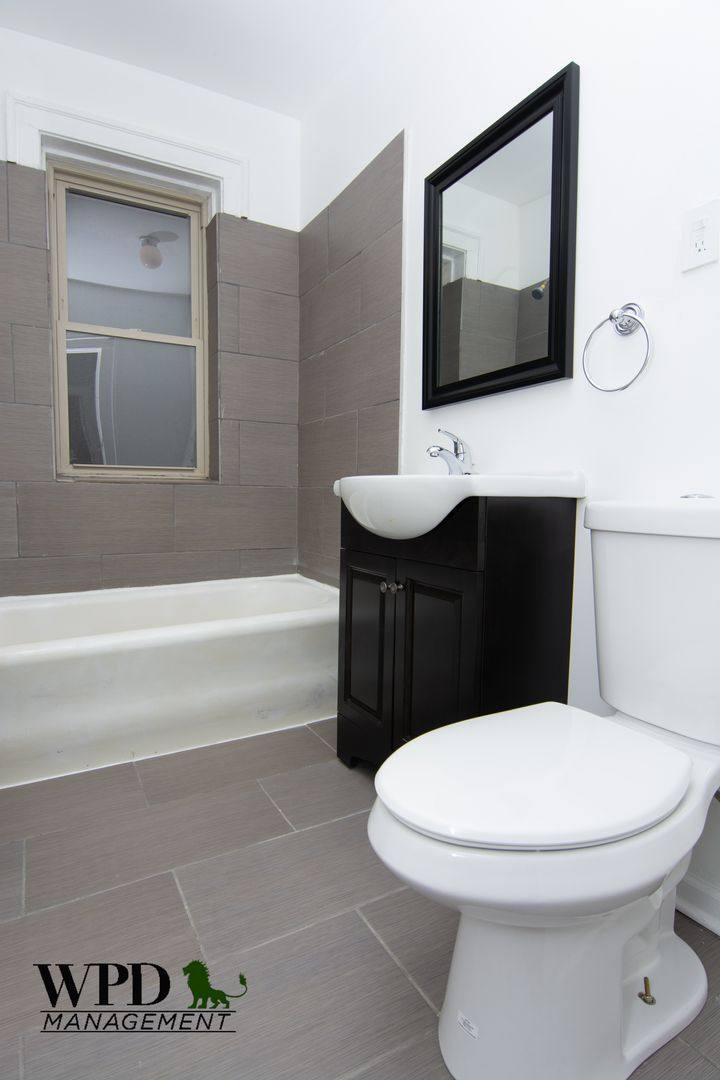 Apartment for rent at 7641 S E End Ave #3E, Chicago, IL 60649