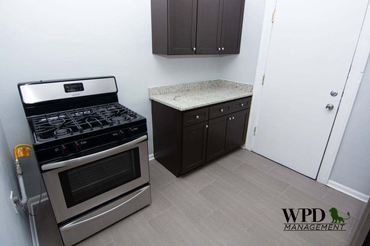Apartment for rent at 7641 S E End Ave #3E, Chicago, IL 60649