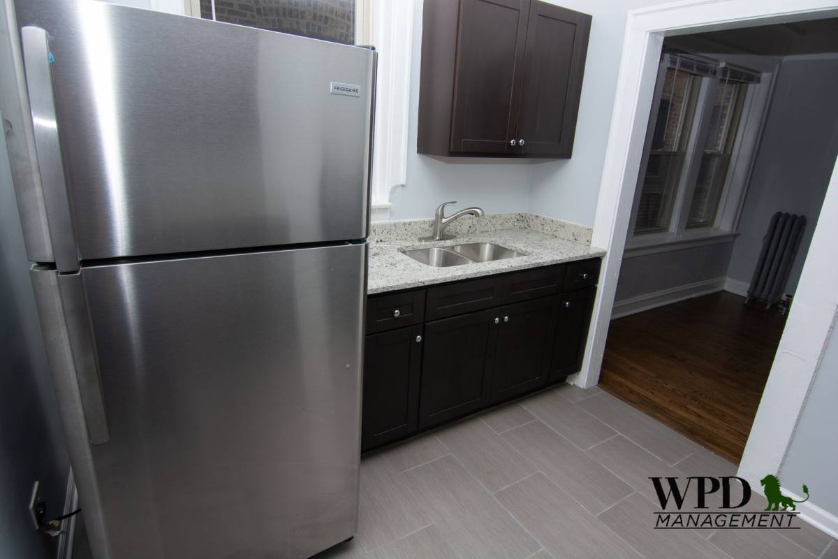 Apartment for rent at 7641 S E End Ave #3E, Chicago, IL 60649