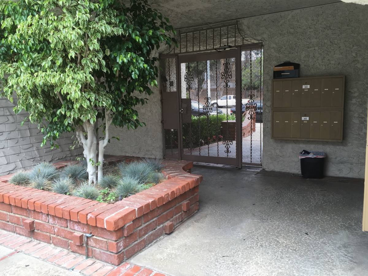 Apartment for rent at 6611 Haskell Ave, Van Nuys, CA 91406