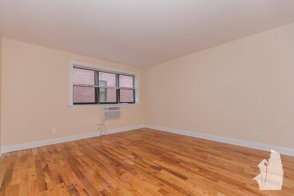 Apartment for rent at 555 W Arlington Place #206, Chicago, IL 60614