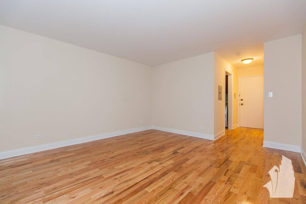 Apartment for rent at 555 W Arlington Place #206, Chicago, IL 60614