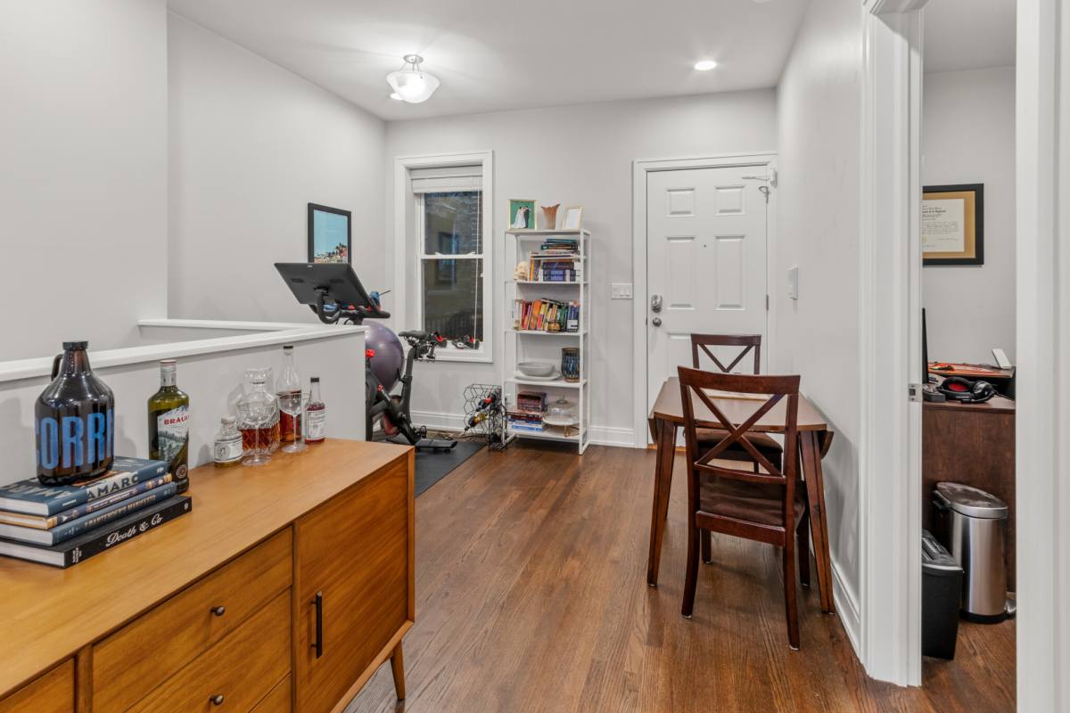 Apartment for rent at 856 N Hermitage #1R, Chicago, IL 60622