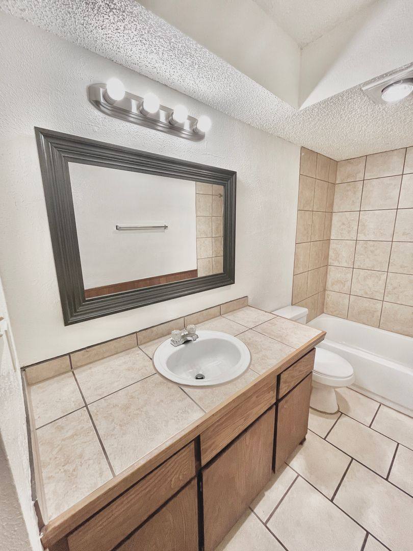 Apartment for rent at 300 Chalmette, Norman, OK 73071