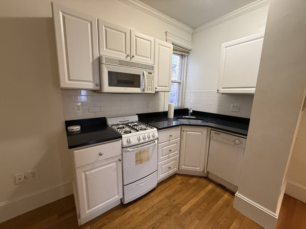Apartment for rent at 26 Hemenway #27A, Boston, MA 02115