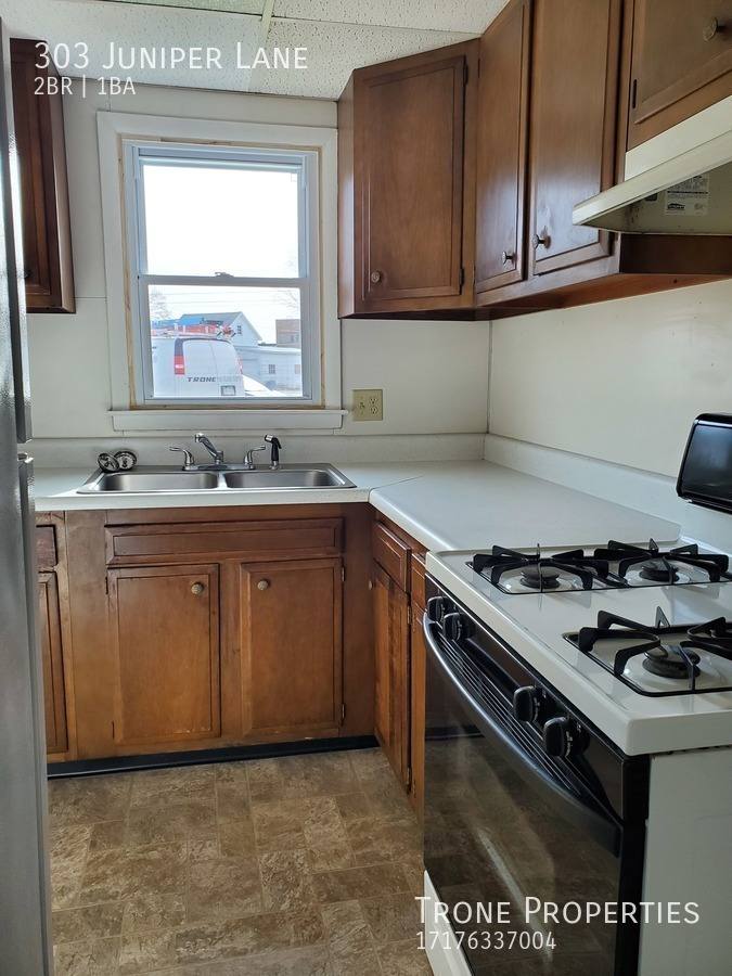 Townhouse for rent at 303 Juniper Lane, Hanover, PA 17331