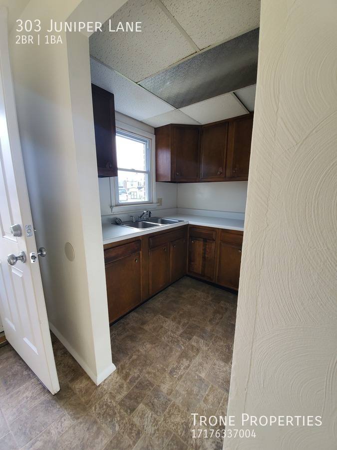 Townhouse for rent at 303 Juniper Lane, Hanover, PA 17331