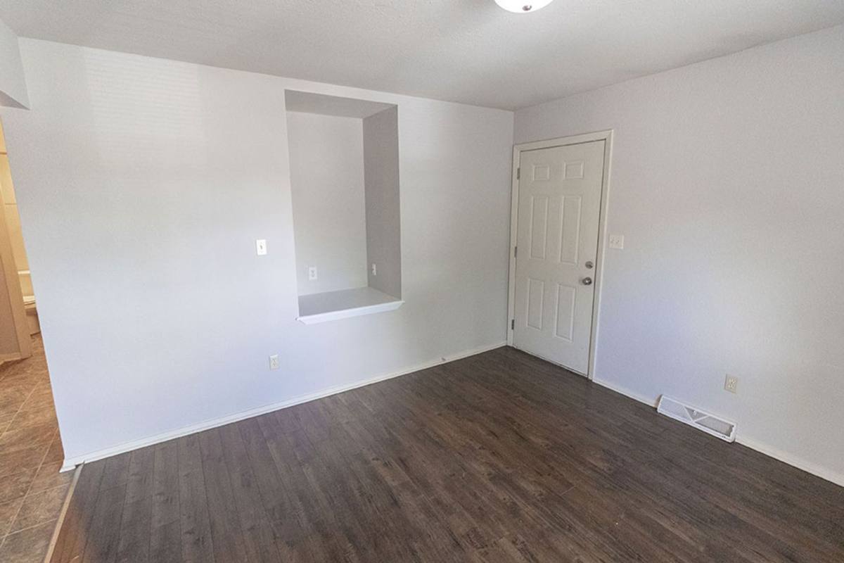 House for rent at 1015 W Ash St, Columbia, MO 65203