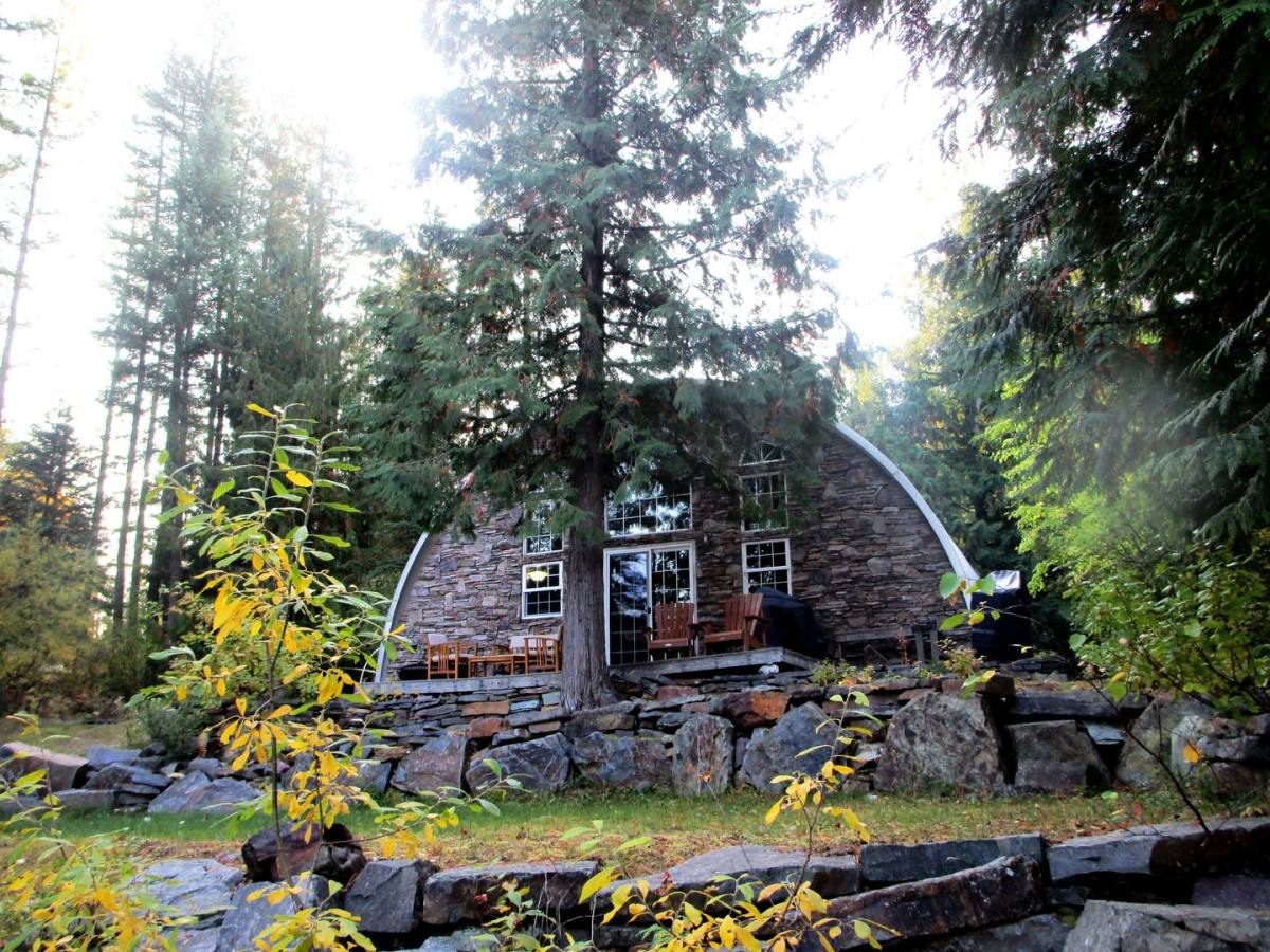 House for rent at 878 Lake Dr, Columbia Falls, MT 59912