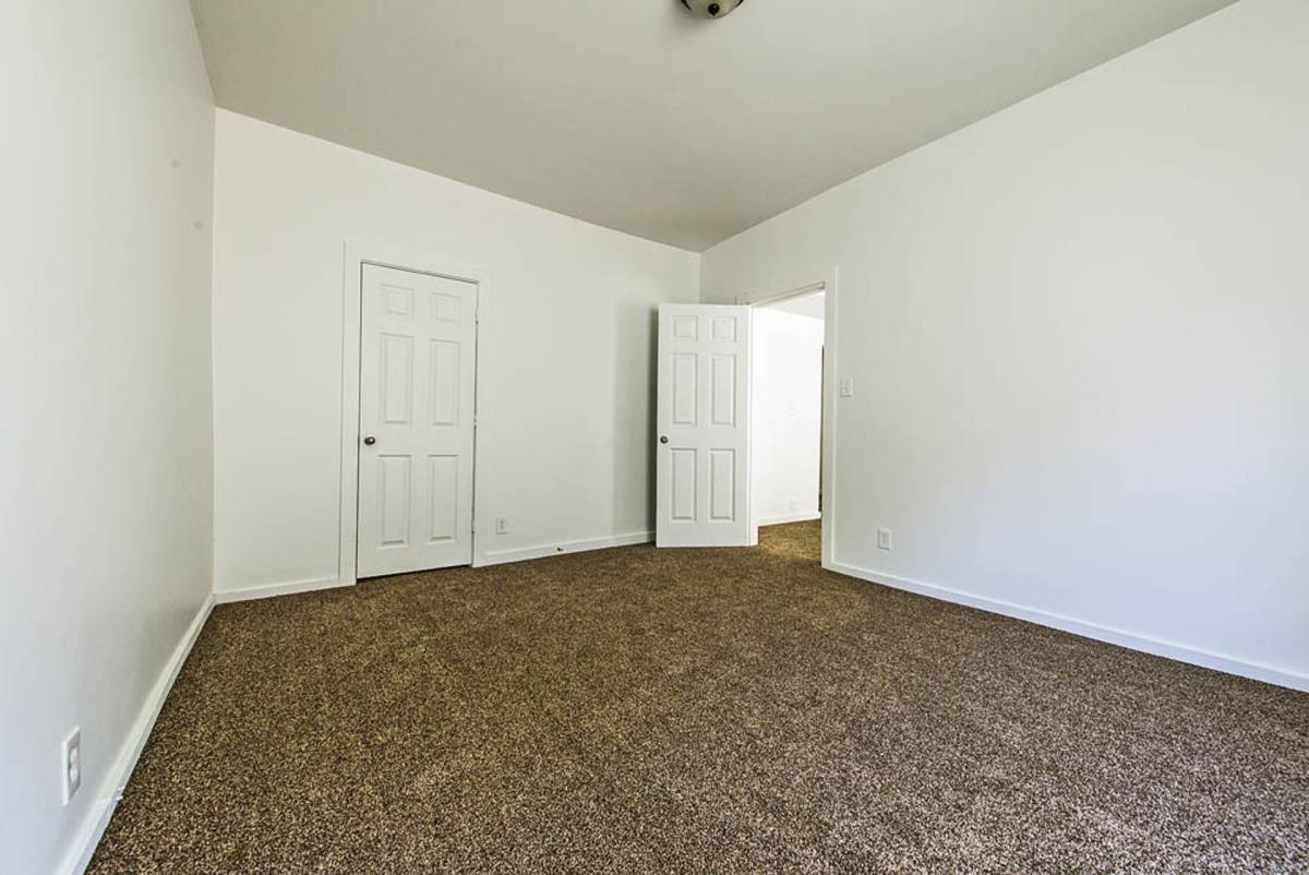 Apartment for rent at 7135 S Blackstone, Chicago, IL 60619
