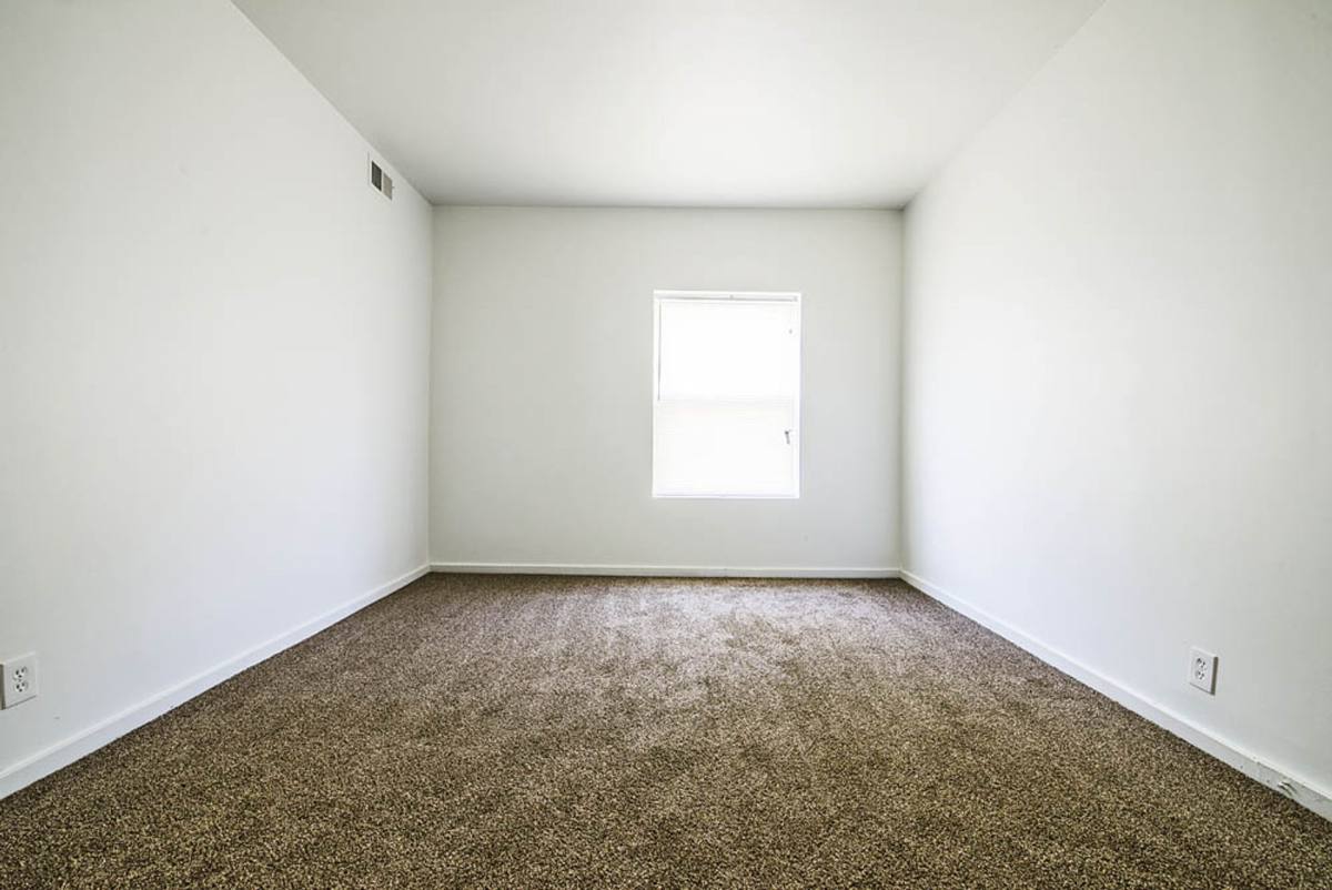 Apartment for rent at 7135 S Blackstone, Chicago, IL 60619
