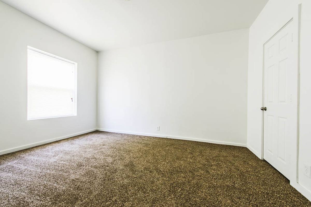Apartment for rent at 7135 S Blackstone, Chicago, IL 60619