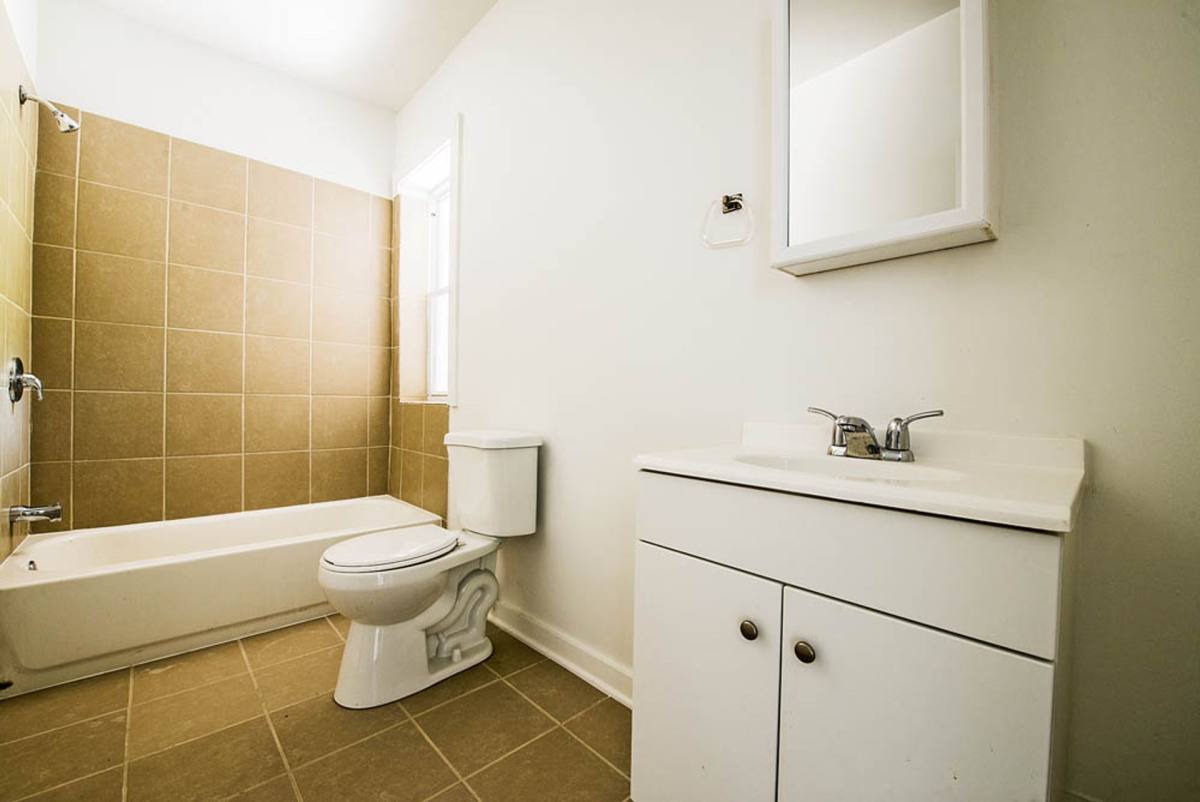 Apartment for rent at 7135 S Blackstone, Chicago, IL 60619