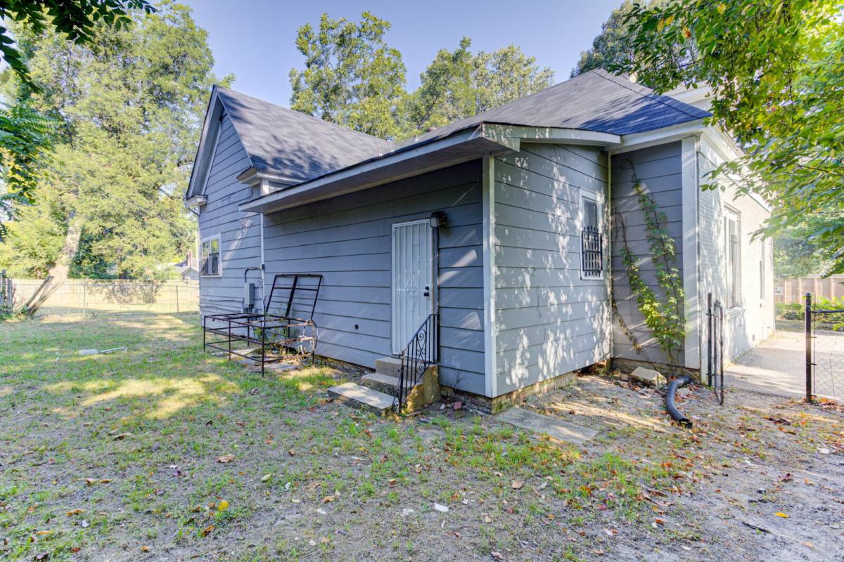 Townhouse for rent at 1639 Southern Ave #101, Memphis, TN 38114