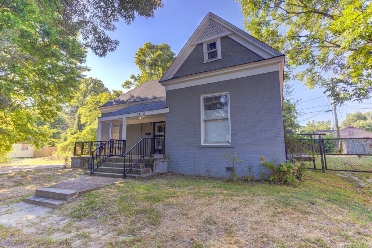 Townhouse for rent at 1639 Southern Ave #101, Memphis, TN 38114