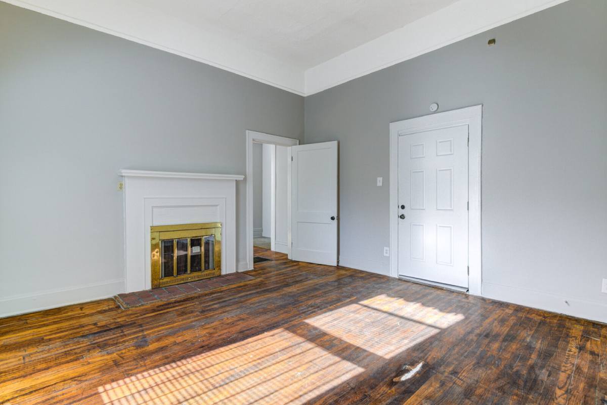 Townhouse for rent at 1639 Southern Ave #101, Memphis, TN 38114