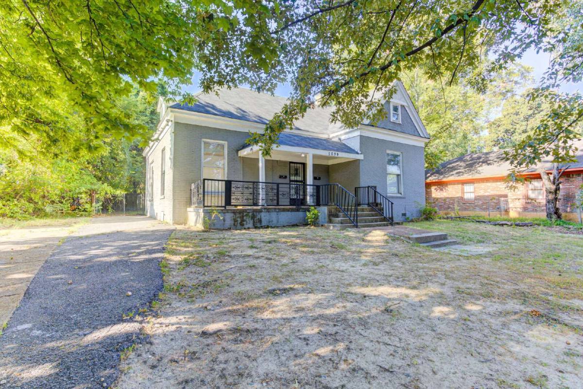 Townhouse for rent at 1639 Southern Ave #101, Memphis, TN 38114