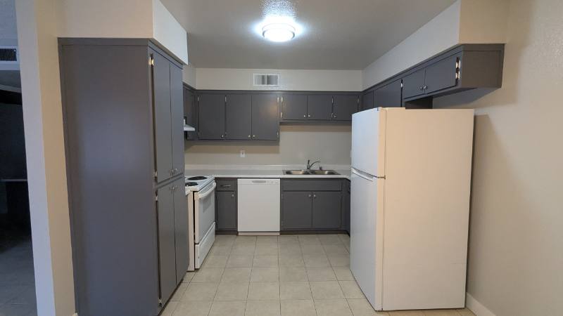 Apartment for rent at 815 N Peach Ave #210, Fresno, CA 93727