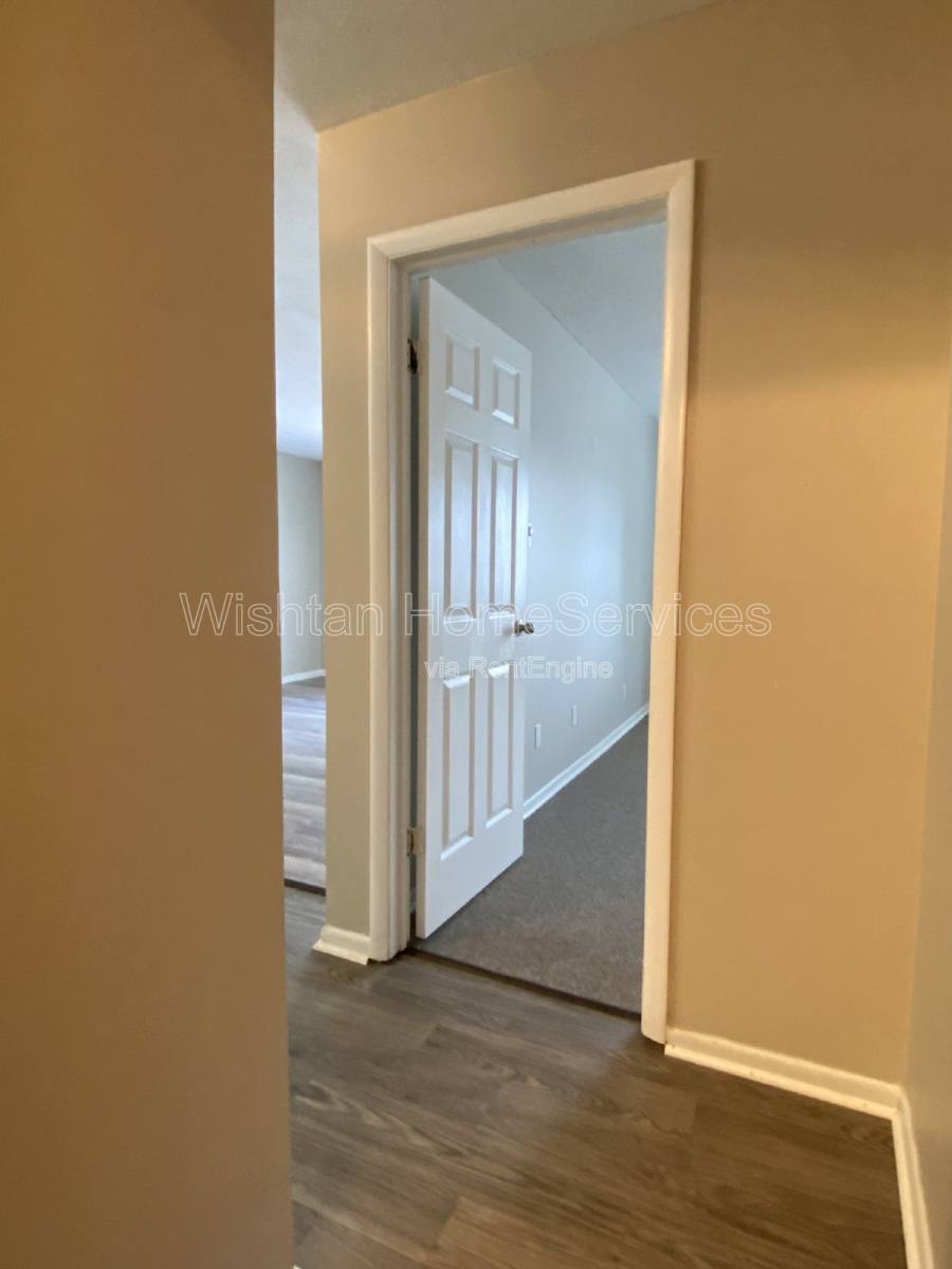 Apartment for rent at 217 Charleston Blvd #1, Macomb, IL 61455