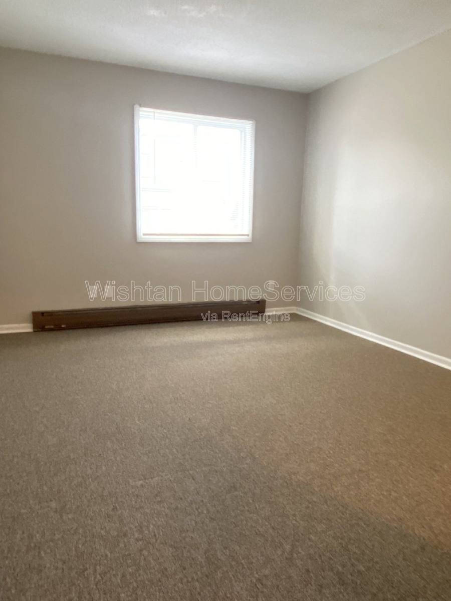 Apartment for rent at 217 Charleston Blvd #1, Macomb, IL 61455