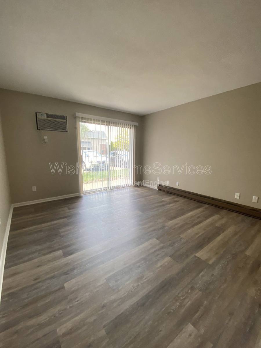 Apartment for rent at 217 Charleston Blvd #1, Macomb, IL 61455
