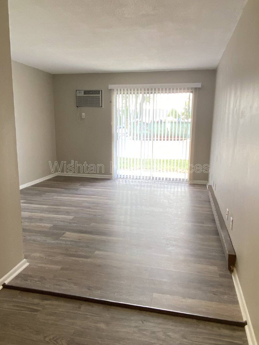 Apartment for rent at 217 Charleston Blvd #1, Macomb, IL 61455