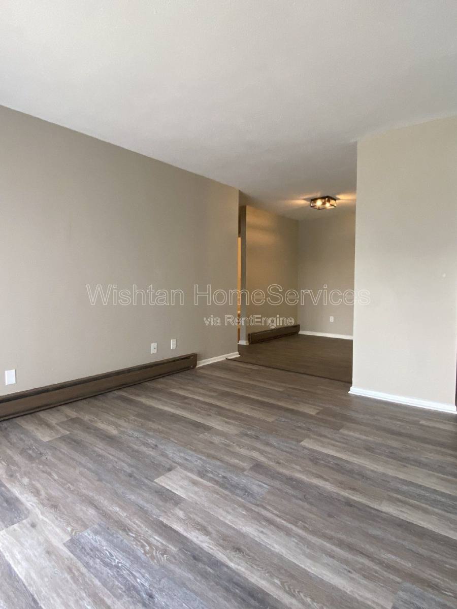 Apartment for rent at 217 Charleston Blvd #1, Macomb, IL 61455