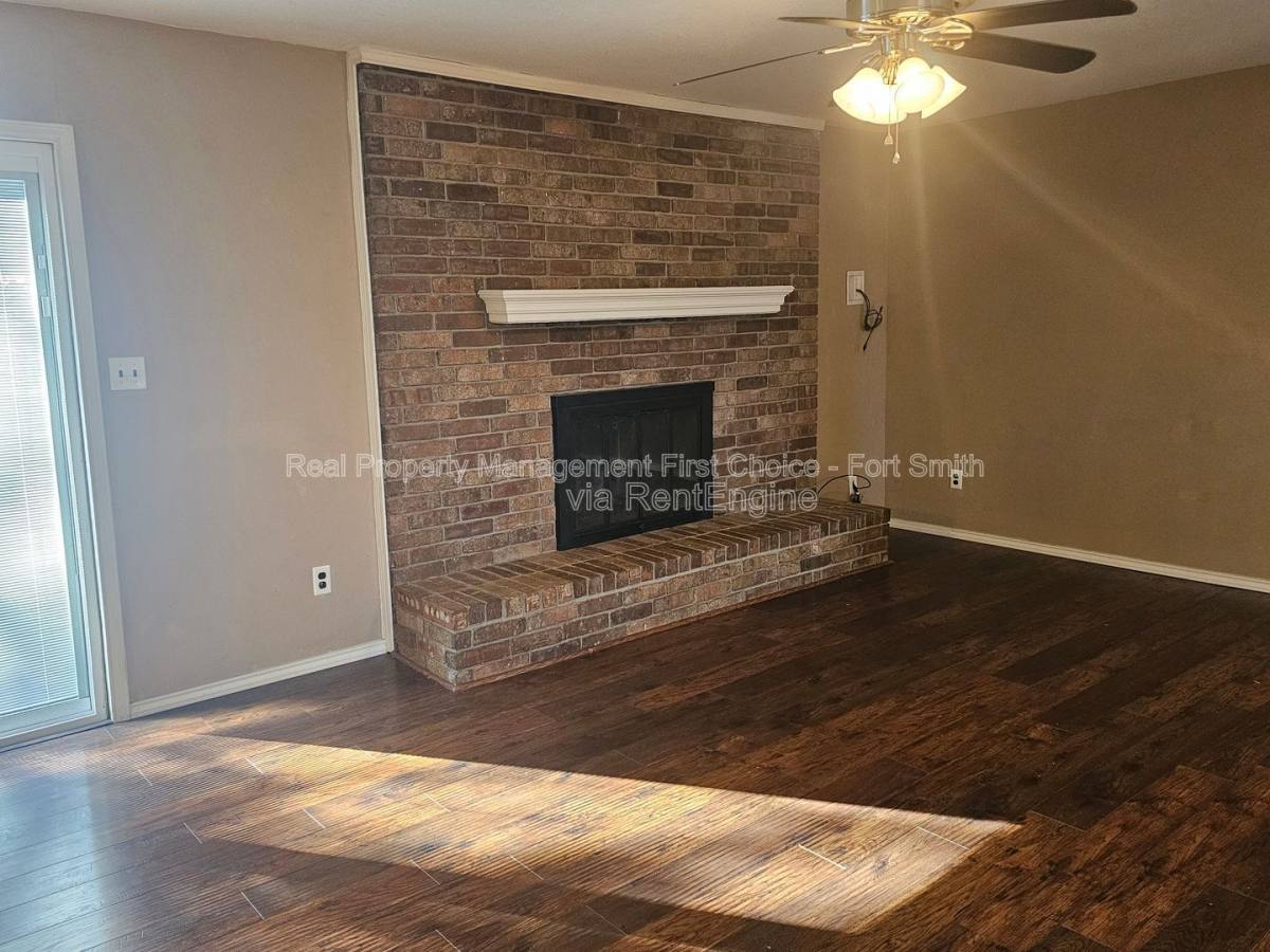 House for rent at 306 Elfen Glen St, Van Buren, AR 72956