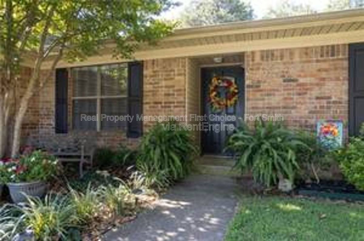House for rent at 306 Elfen Glen St, Van Buren, AR 72956